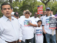 LA-City_Villaraigosa-House-Meeting_6-6-09.jpg