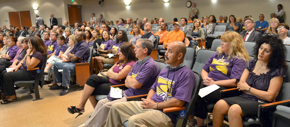 IE_BOS_crowd_595x261.jpg
