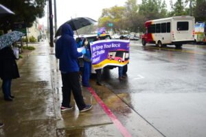 LAC+USC SEIU 721 members show their support for US C Shuttle Drivers