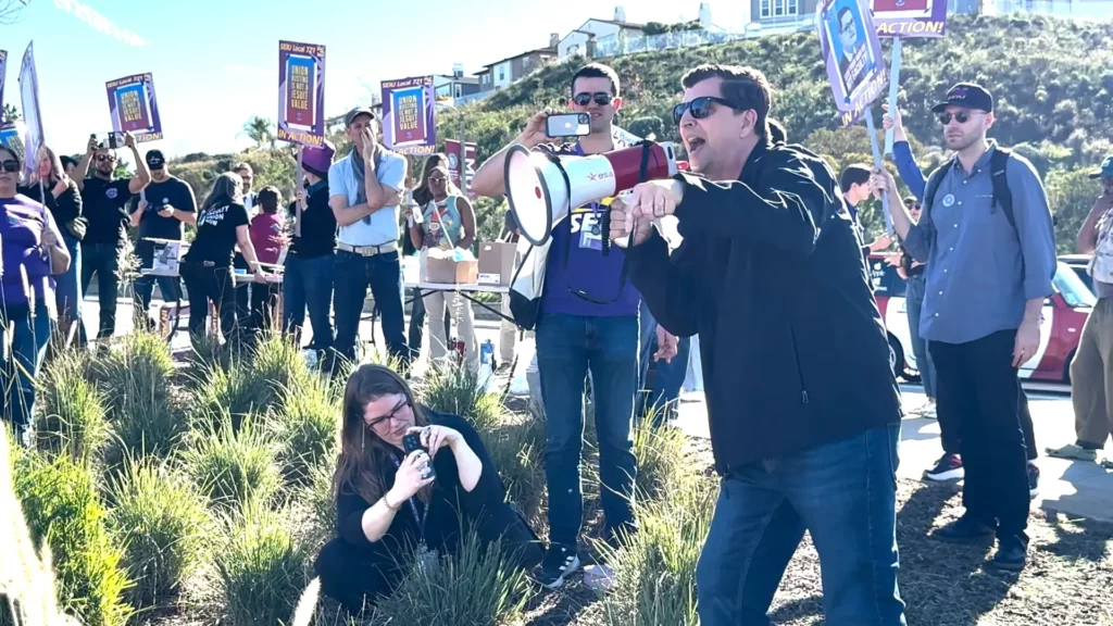 IMG_4920.00_01_27_28.Still002